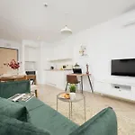 Modern Apartment With Balcony Near Aleje Jerozolimskie By Noclegi Renters