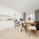Modern Apartment With Balcony Near Aleje Jerozolimskie By Noclegi Renters