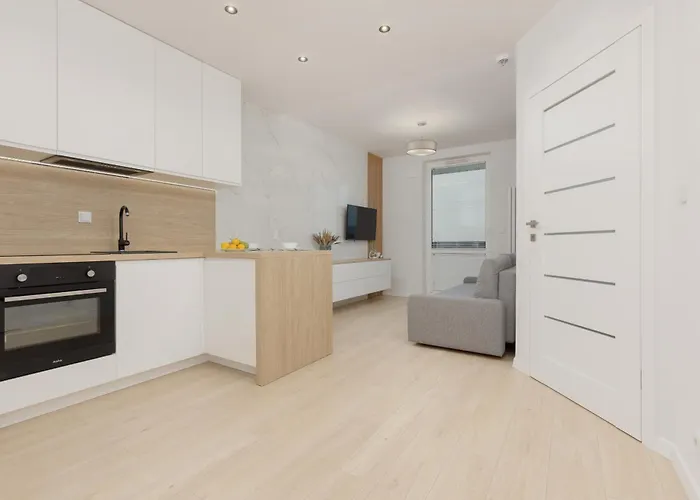 Modern Apartment With Balcony Near Aleje Jerozolimskie By Noclegi Renters