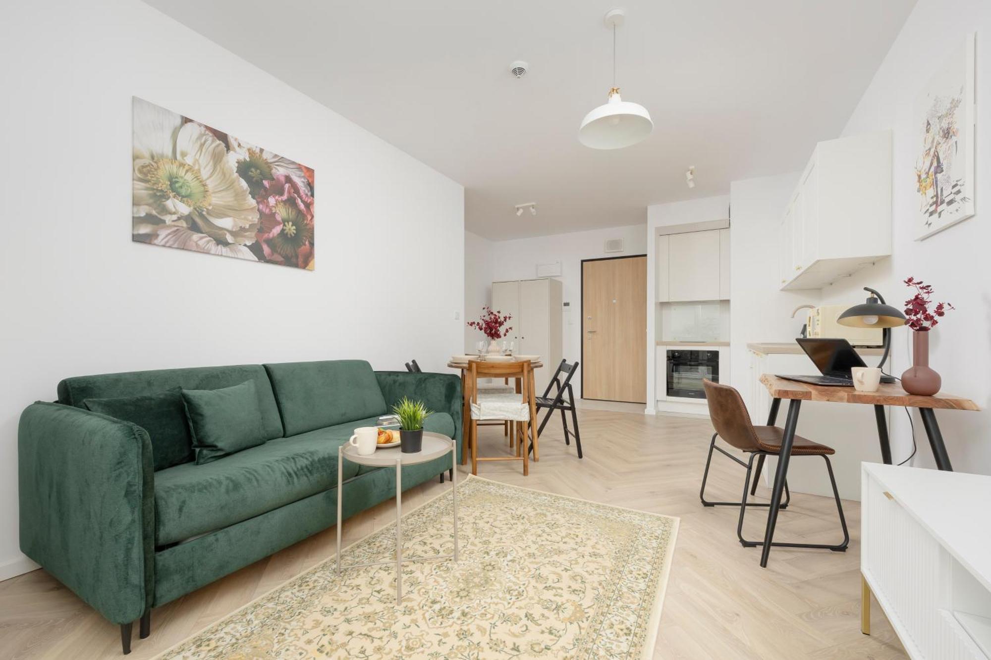 Modern With Balcony Near Aleje Jerozolimskie By Renters * Warsaw
