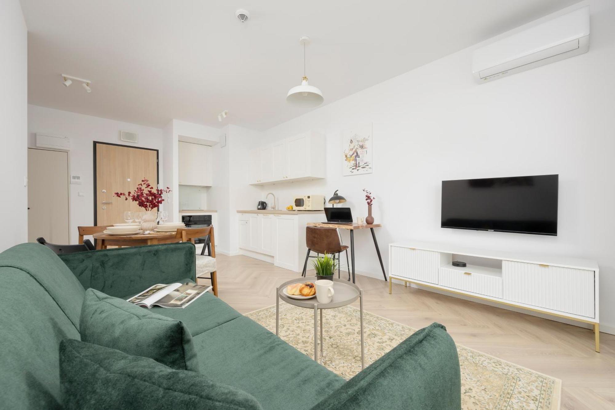 Modern With Balcony Near Aleje Jerozolimskie By Renters * Warsaw