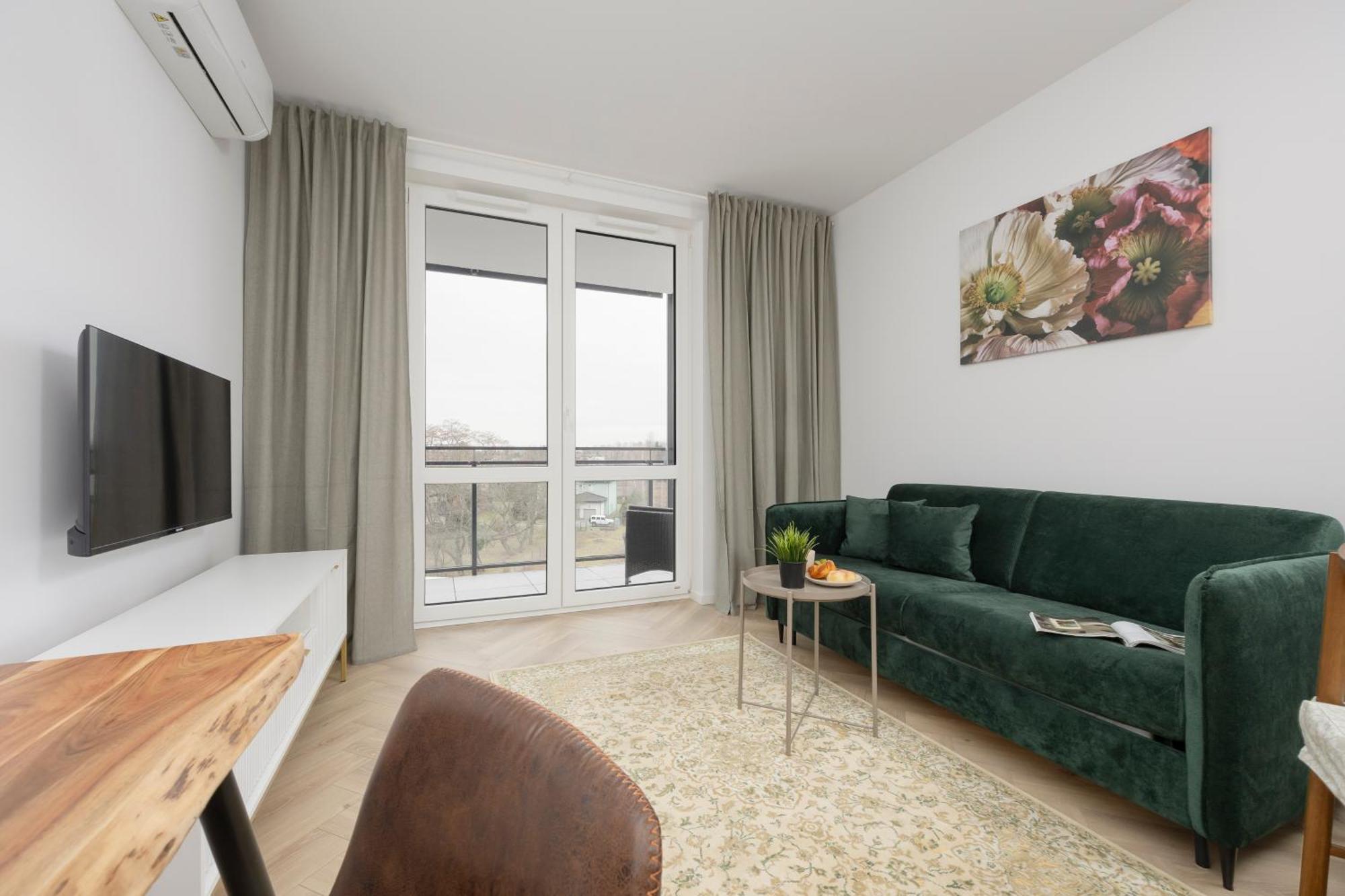 Modern With Balcony Near Aleje Jerozolimskie By Renters Butas Warsaw
