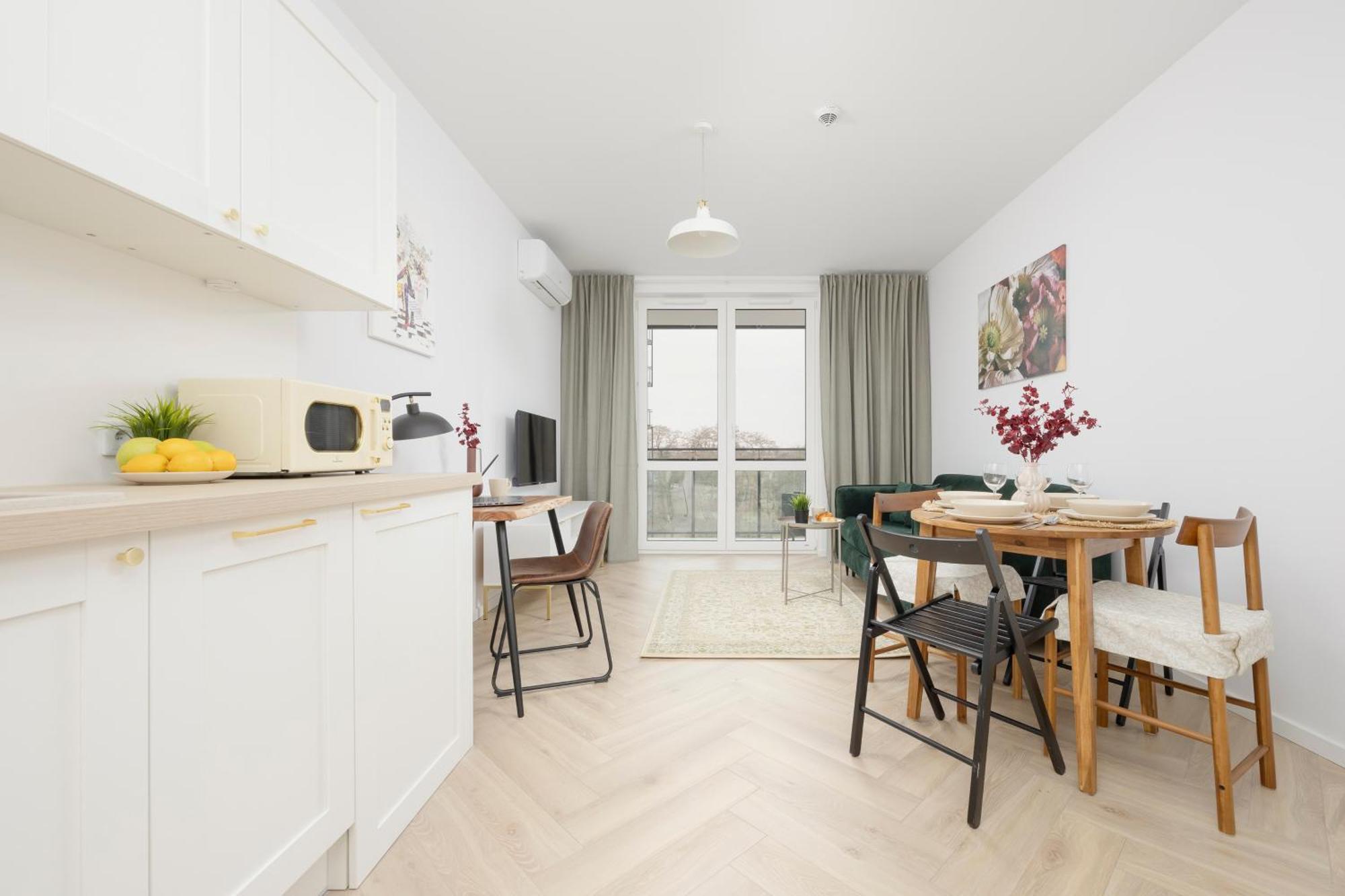 Modern With Balcony Near Aleje Jerozolimskie By Renters Warsaw