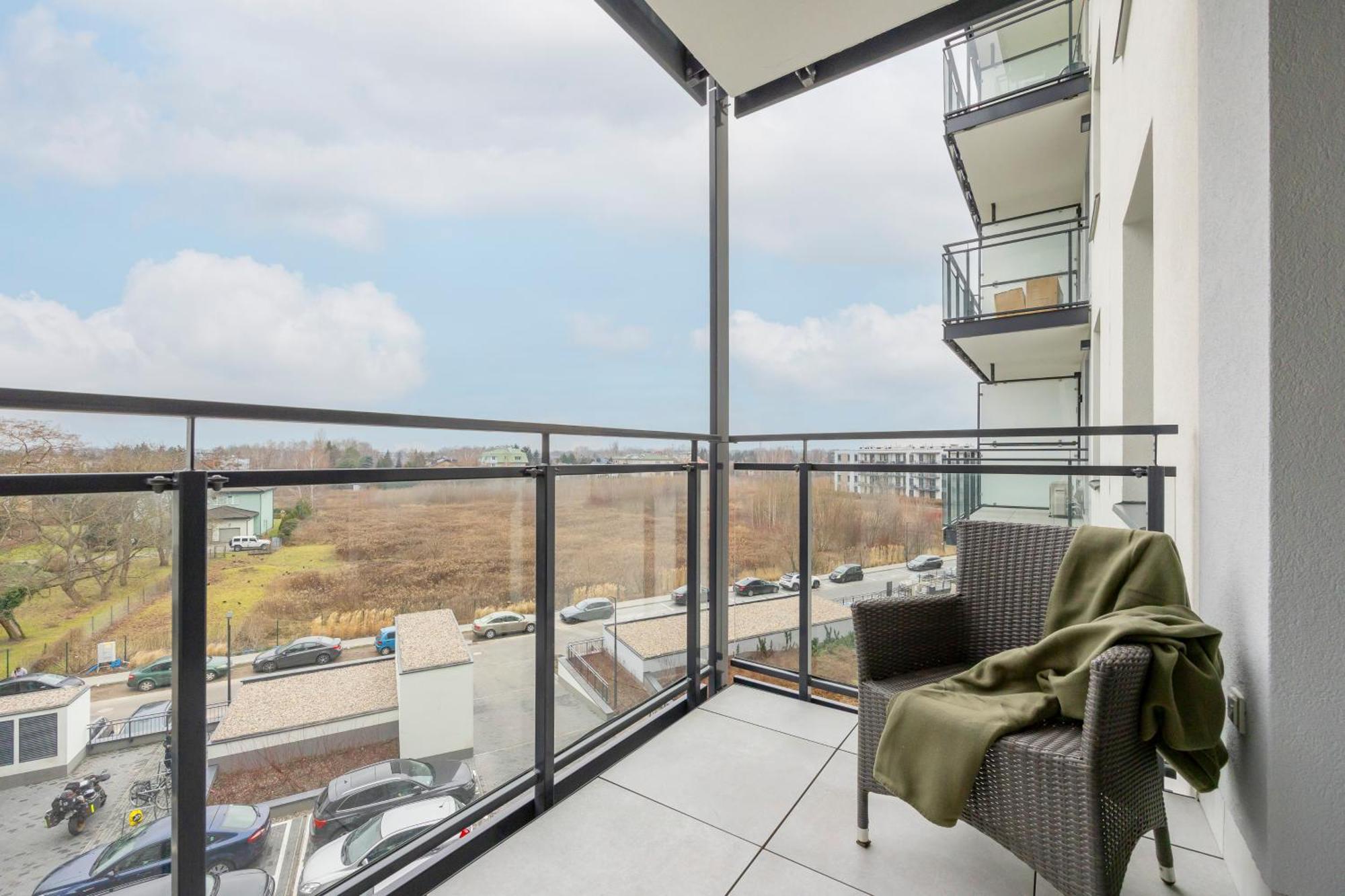 Butas Modern With Balcony Near Aleje Jerozolimskie By Renters Warsaw