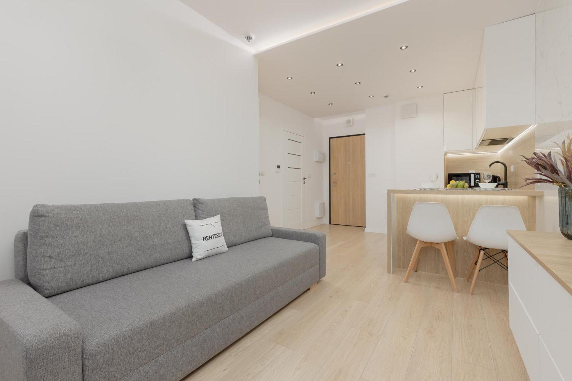 Modern With Balcony Near Aleje Jerozolimskie By Renters Warsaw