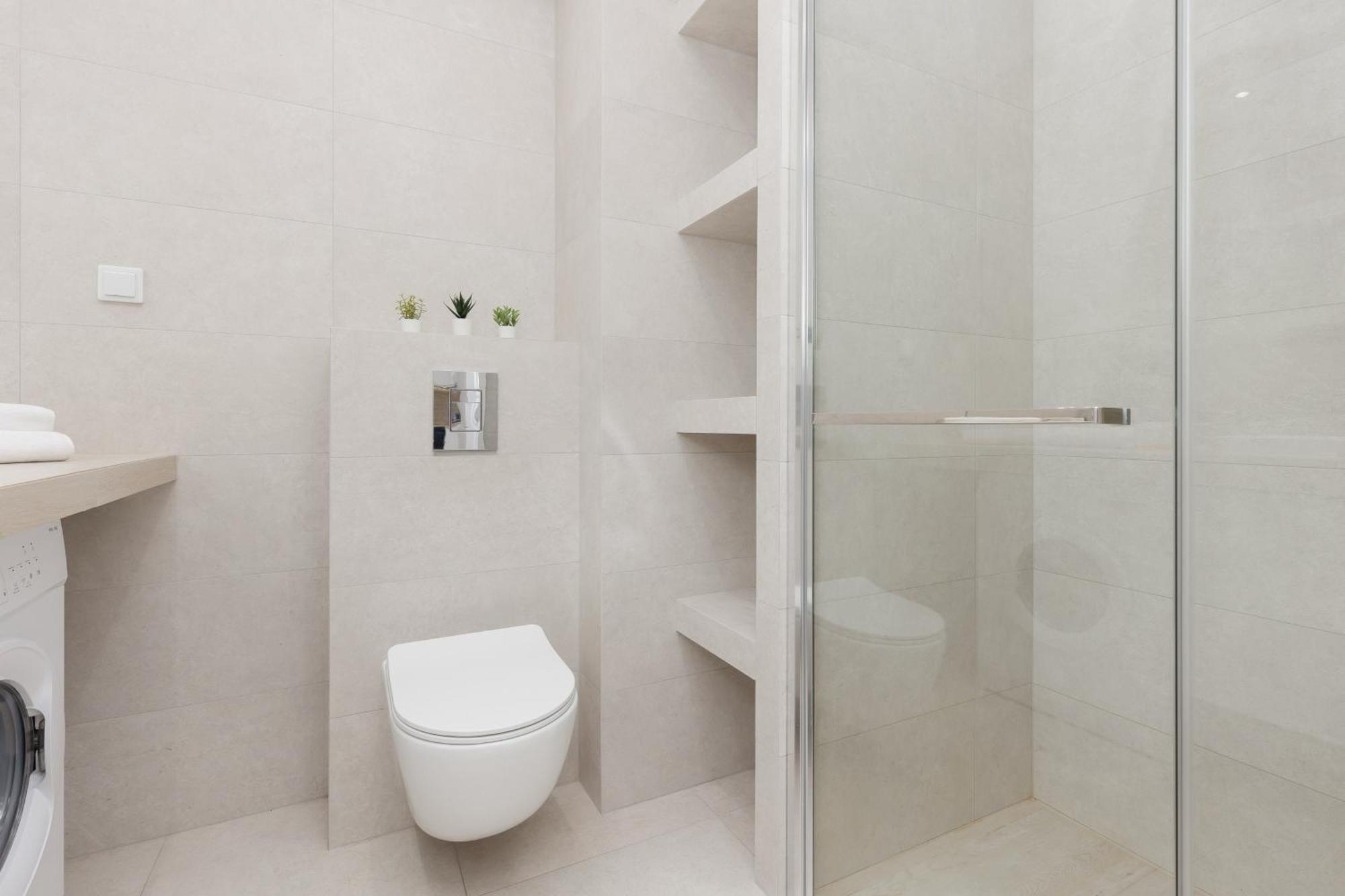 Modern With Balcony Near Aleje Jerozolimskie By Renters Butas